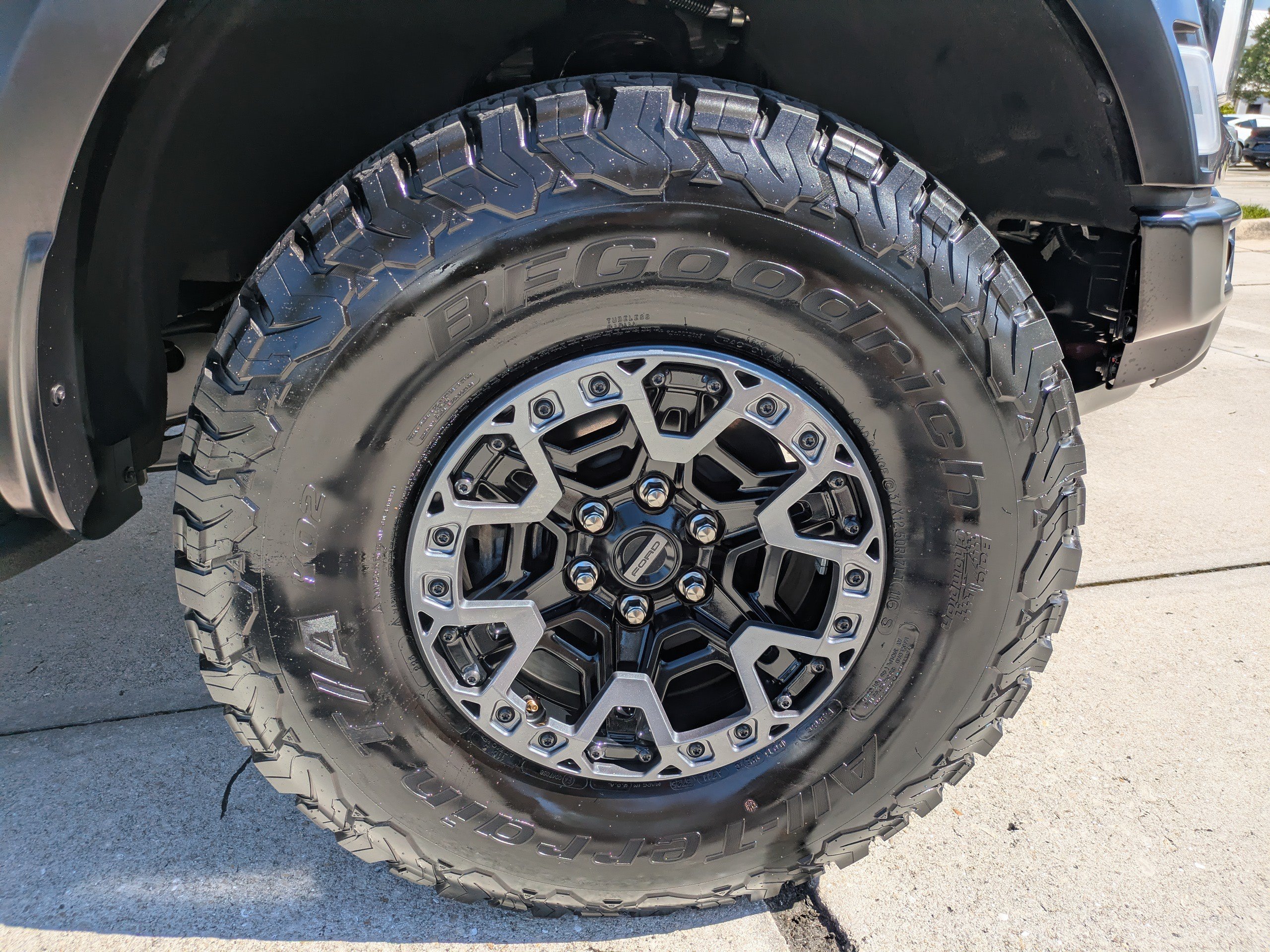 Certified 2025 Ford F150 Raptor w/ Equipment Group 803A Raptor R AWD/4WD image 11