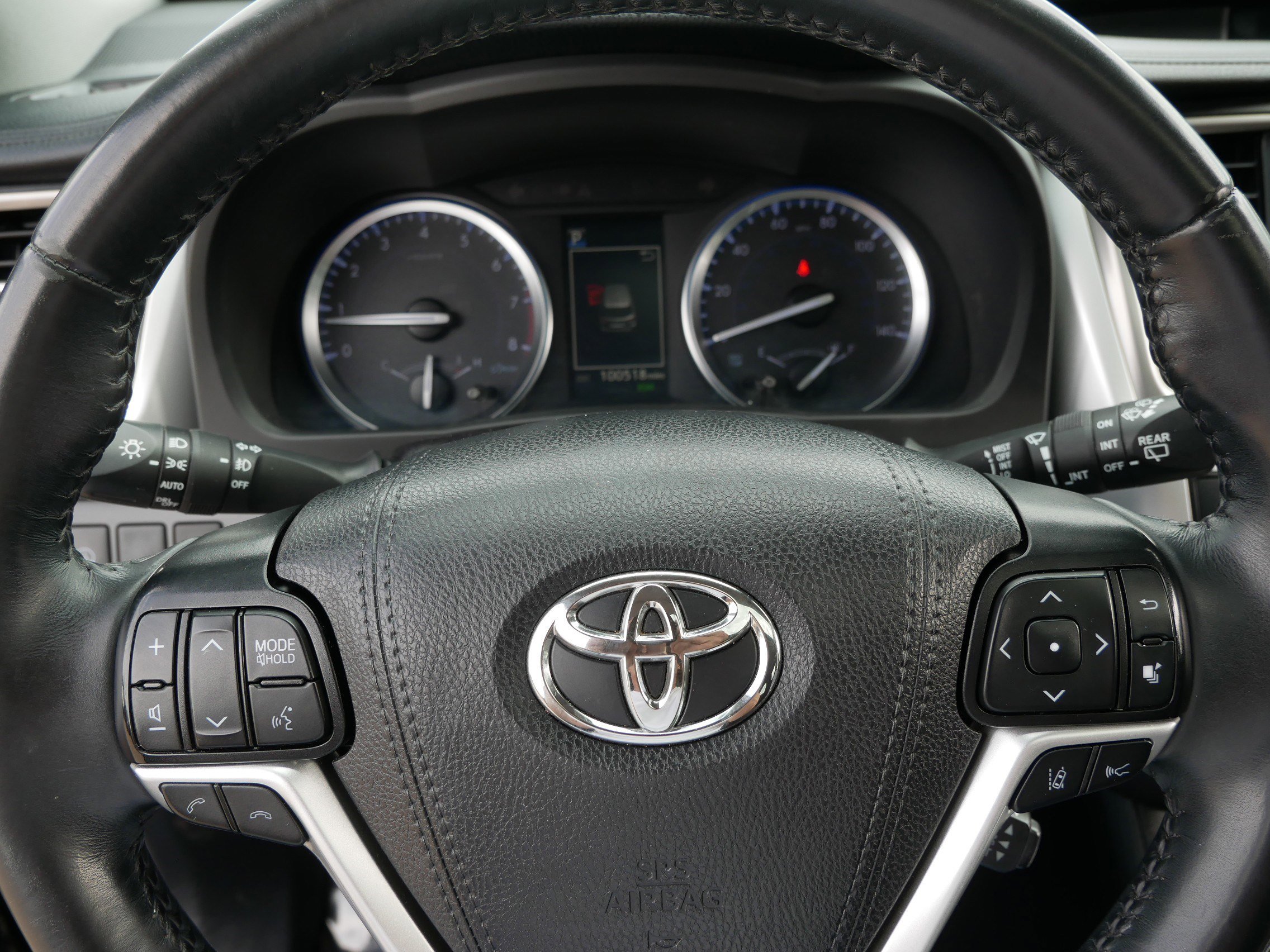Used 2019 Toyota Highlander SE AWD/4WD image 25