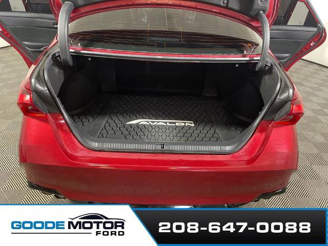 Used 2019 Toyota Avalon XSE image 22
