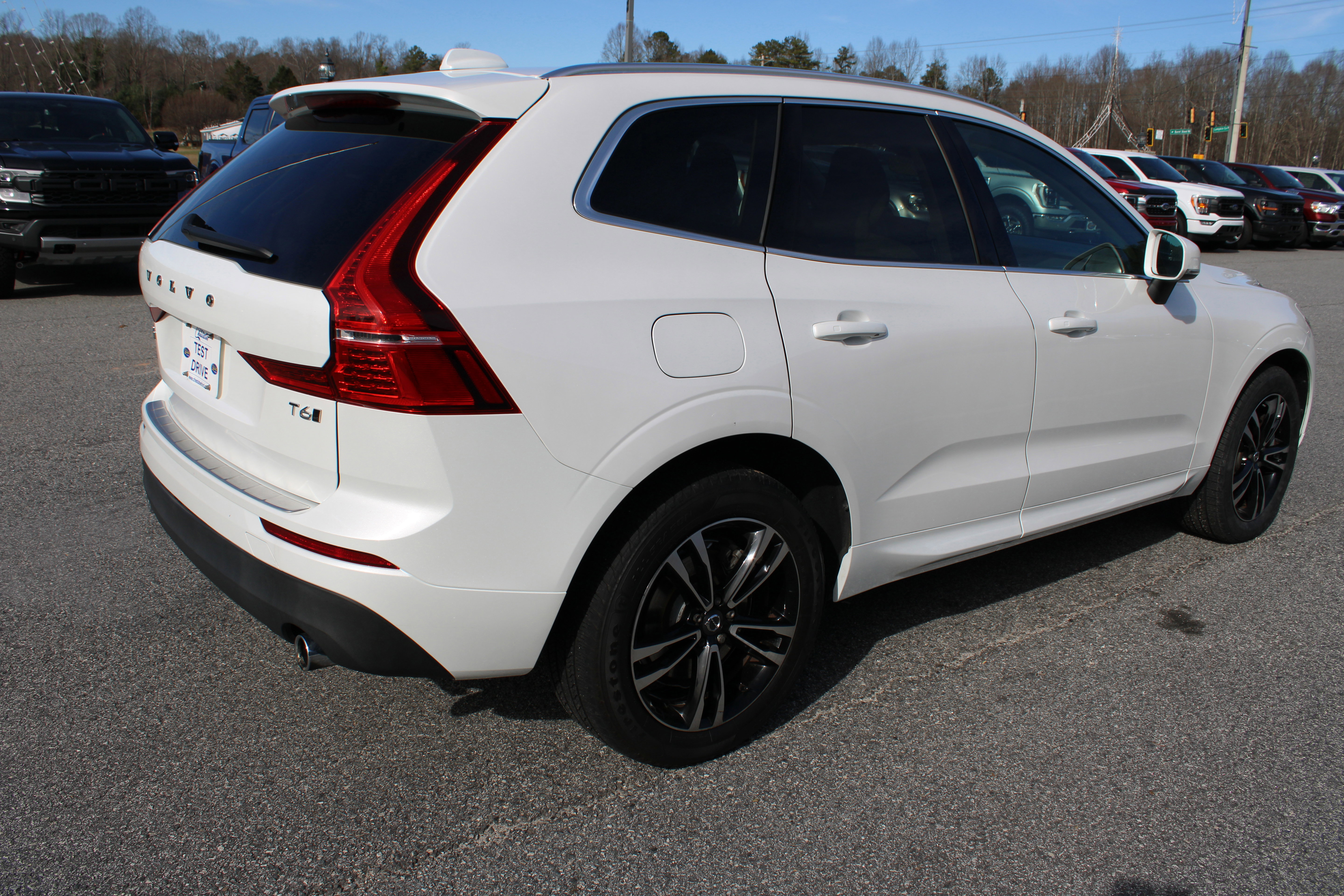 Used 2018 Volvo XC60 T6 Momentum w/ Protection Package Premier video 5