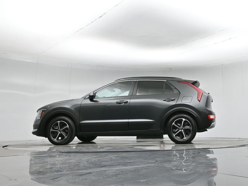 Used 2023 Kia Niro EX image 24