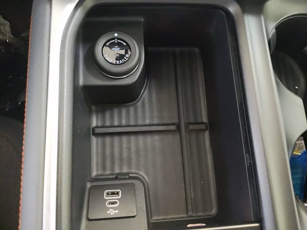 Certified 2025 Ford Expedition Active AWD/4WD image 23