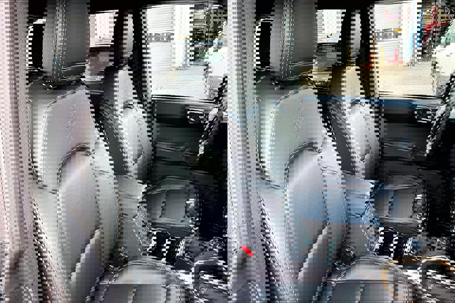 Certified 2025 Ford Bronco Badlands w/ Sasquatch Package image 12