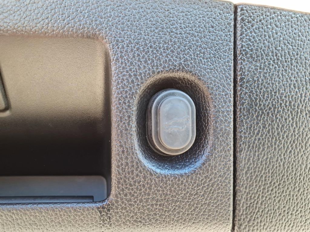 Used 2019 Chevrolet Tahoe LT image 16