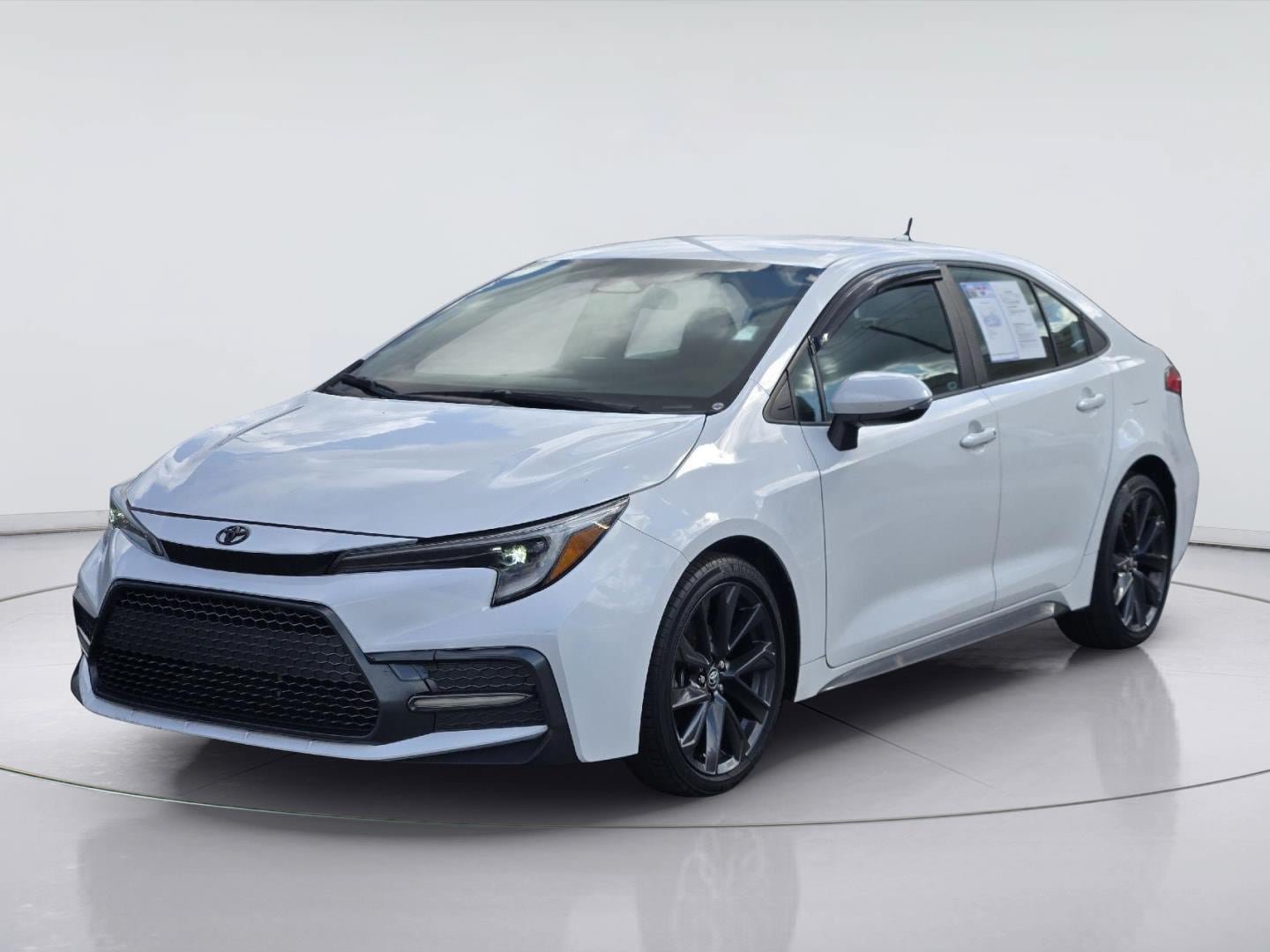 Used 2024 Toyota Corolla SE FWD image 1