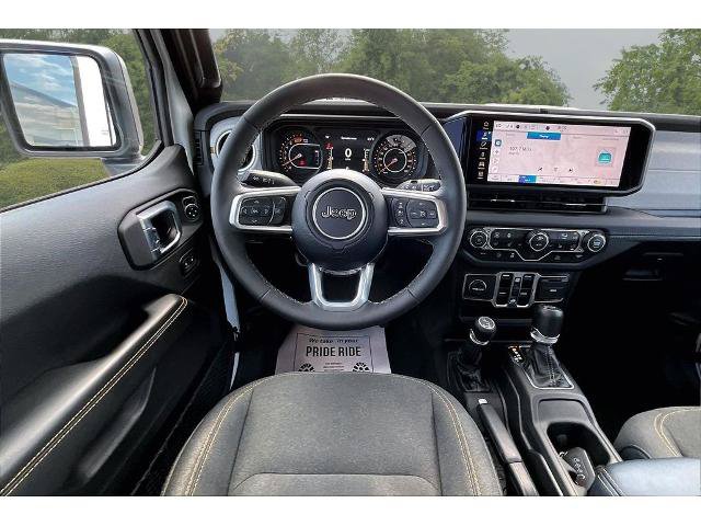 Used 2025 Jeep Wrangler Unlimited Sahara AWD/4WD image 8