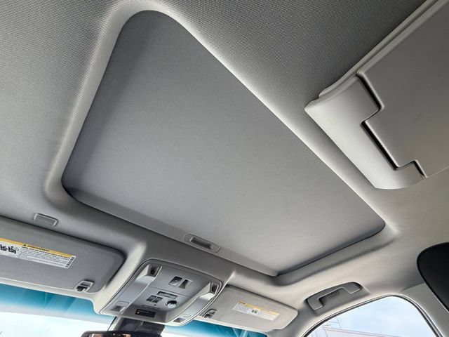 Used 2019 GMC Yukon Denali w/ Denali Ultimate Package AWD/4WD image 8