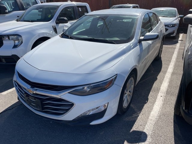 Used 2025 Chevrolet Malibu LT image 2