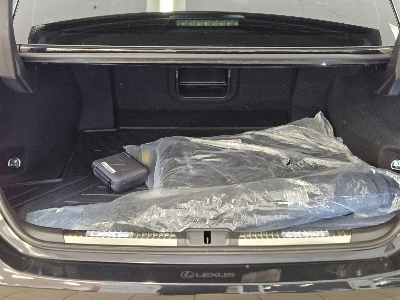 Used 2025 Lexus ES 350 Ultra Luxury image 28