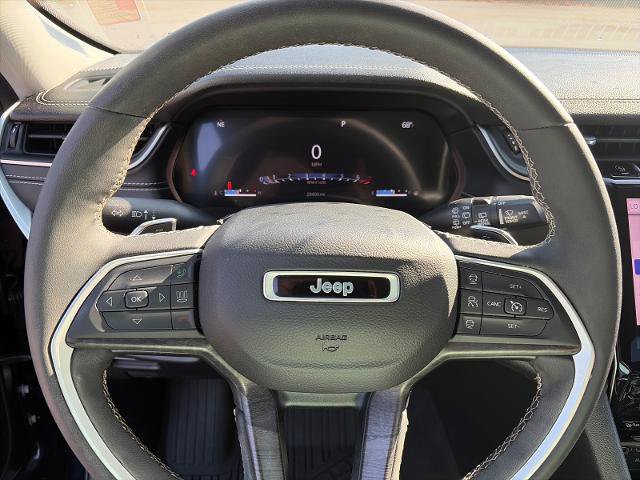 Used 2023 Jeep Grand Cherokee Limited AWD/4WD image 15