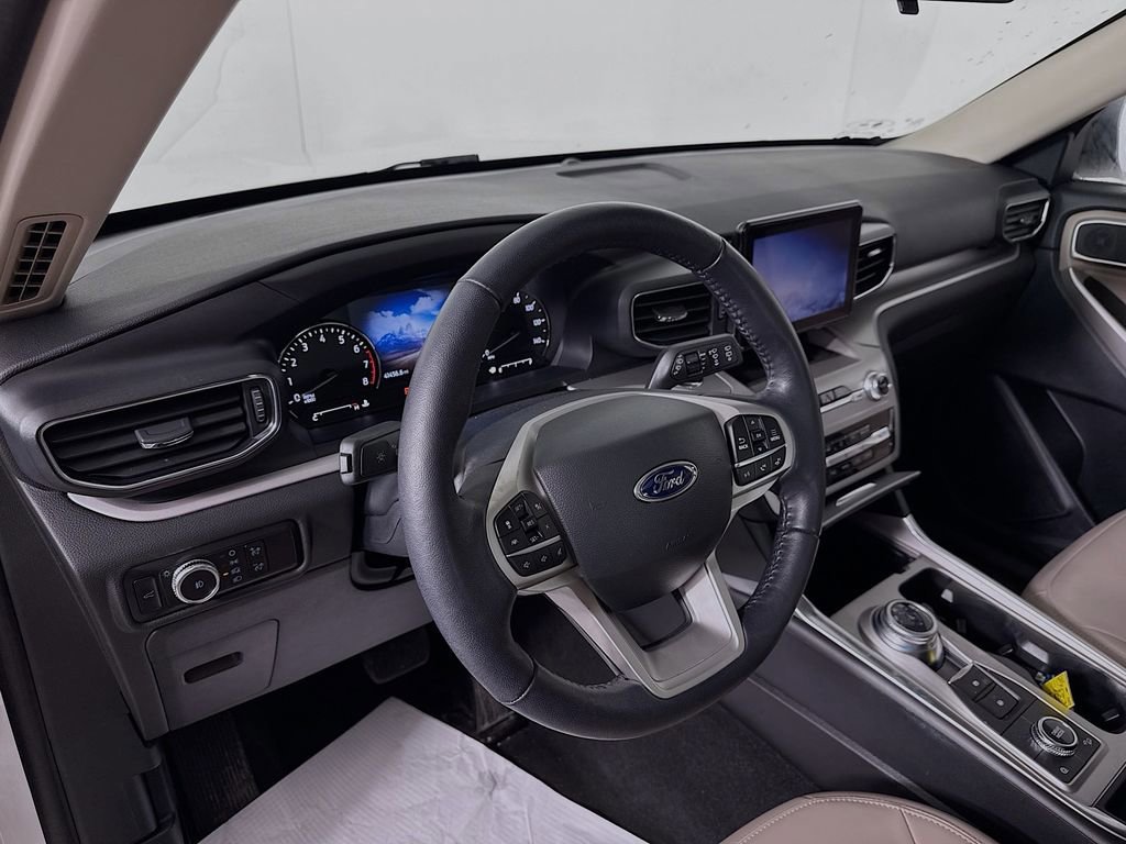 Certified 2023 Ford Explorer XLT w/ Equipment Group 202A image 13