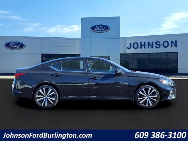 Used 2021 Nissan Altima 2.5 SR w/ SR Premium Package image 2