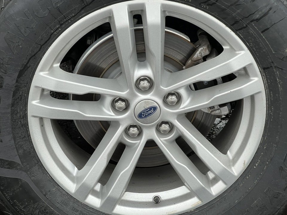 Certified 2022 Ford Explorer XLT w/ Equipment Group 202A image 15