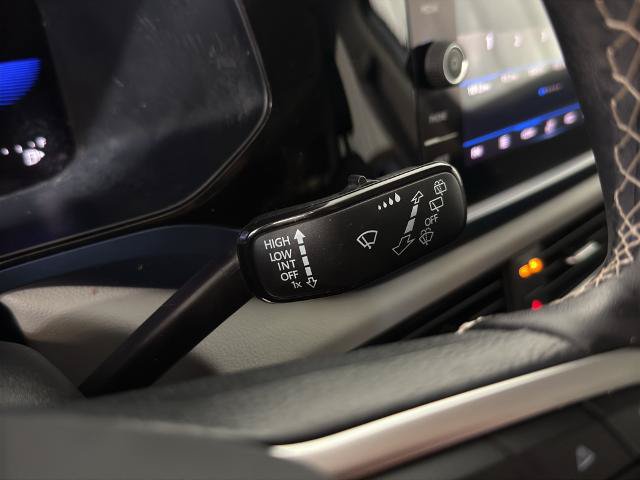 Used 2022 Volkswagen Taos SE AWD/4WD image 18