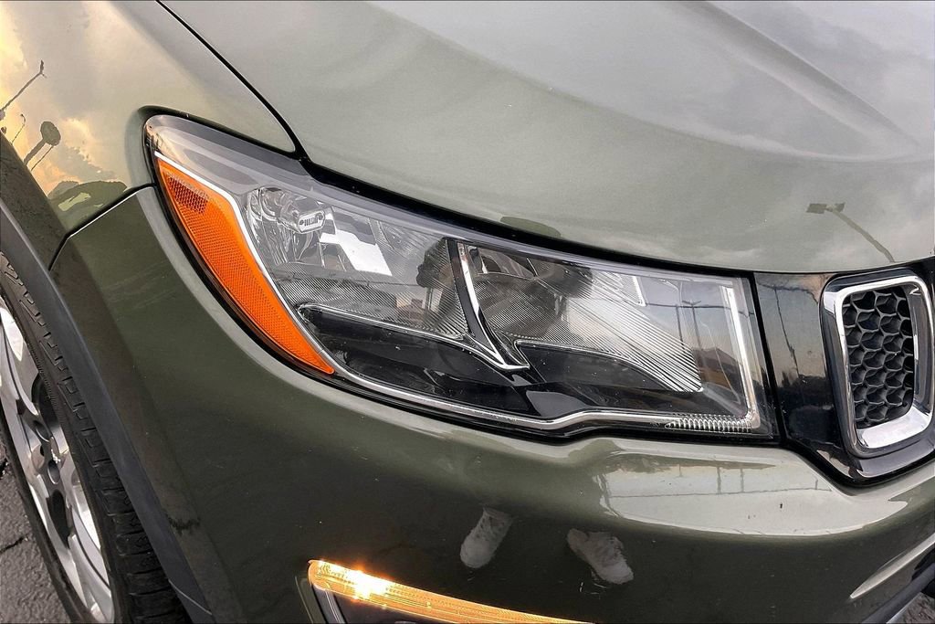 Used 2018 Jeep Compass Limited w/ Navigation Group image 26