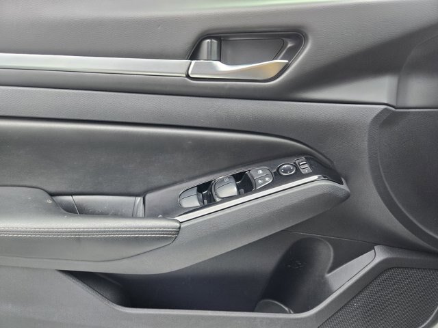 Used 2023 Nissan Altima 2.5 SV FWD image 19