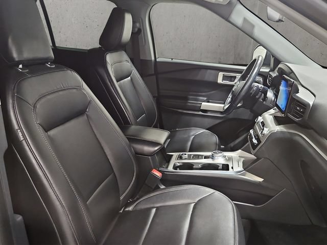 Certified 2020 Ford Explorer XLT w/ Equipment Group 202A AWD/4WD image 20