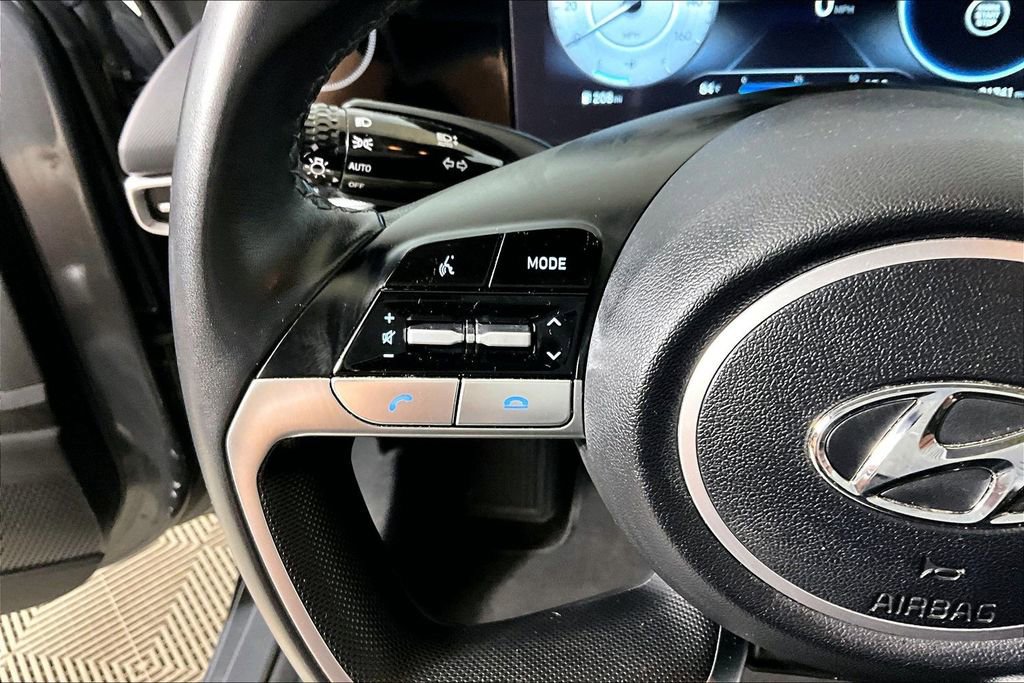 Used 2023 Hyundai Elantra SEL w/ Convenience Package image 14