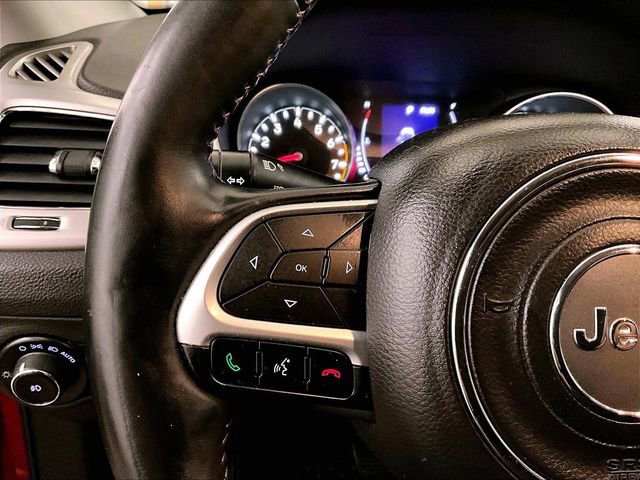 Used 2018 Jeep Compass Latitude w/ Cold Weather Group AWD/4WD image 17