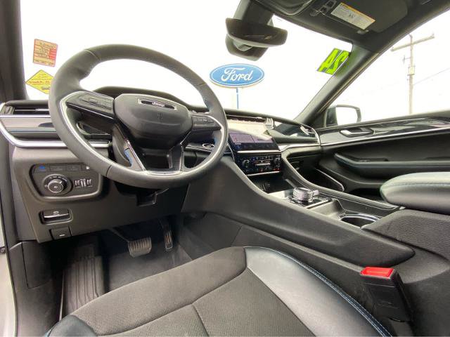 Used 2024 Jeep Grand Cherokee Trailhawk AWD/4WD image 25