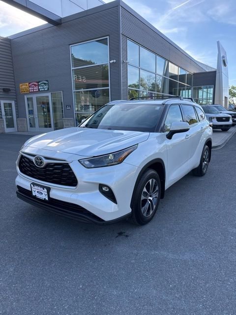 Used 2022 Toyota Highlander XLE
