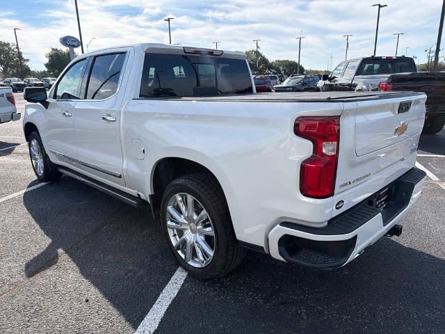 Used 2024 Chevrolet Silverado 1500 High Country w/ High Country Premium Package AWD/4WD image 3