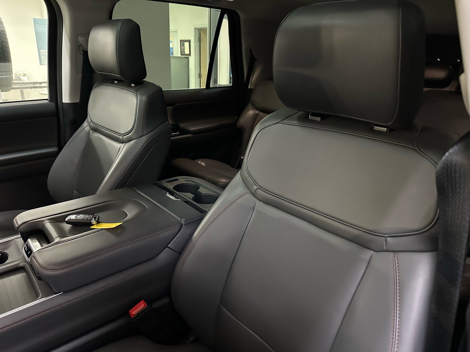 Certified 2025 Ford Expedition Active image 23