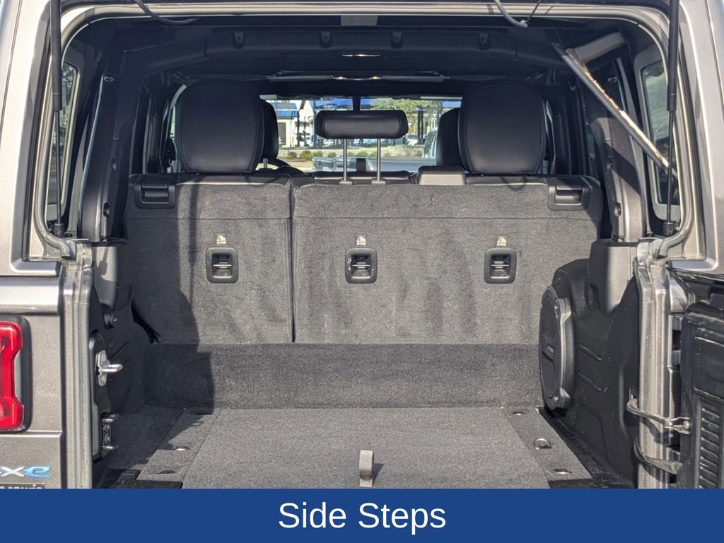 Used 2022 Jeep Wrangler Unlimited Sahara w/ Cold Weather Group image 13