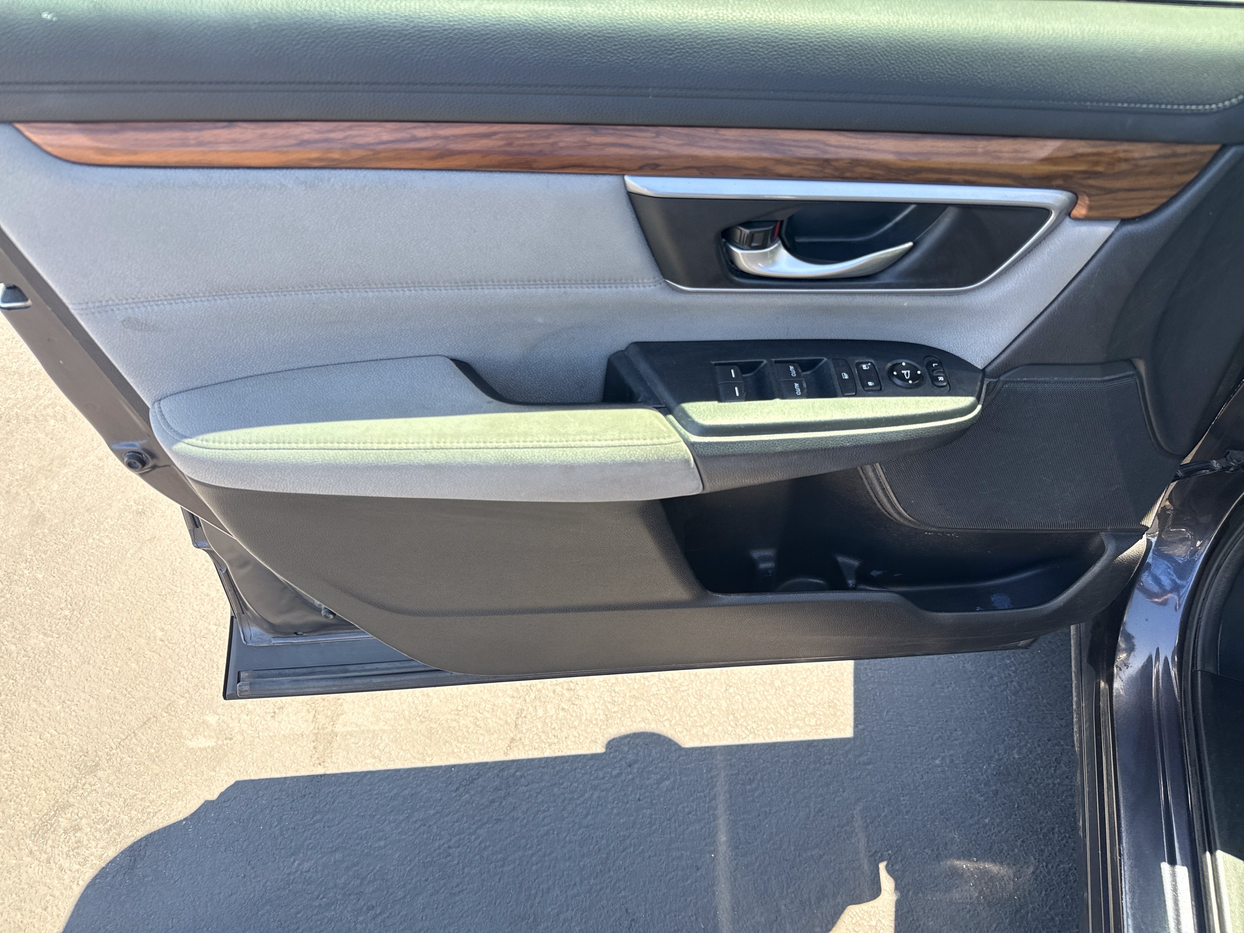 Used 2017 Honda CR-V EX image 14