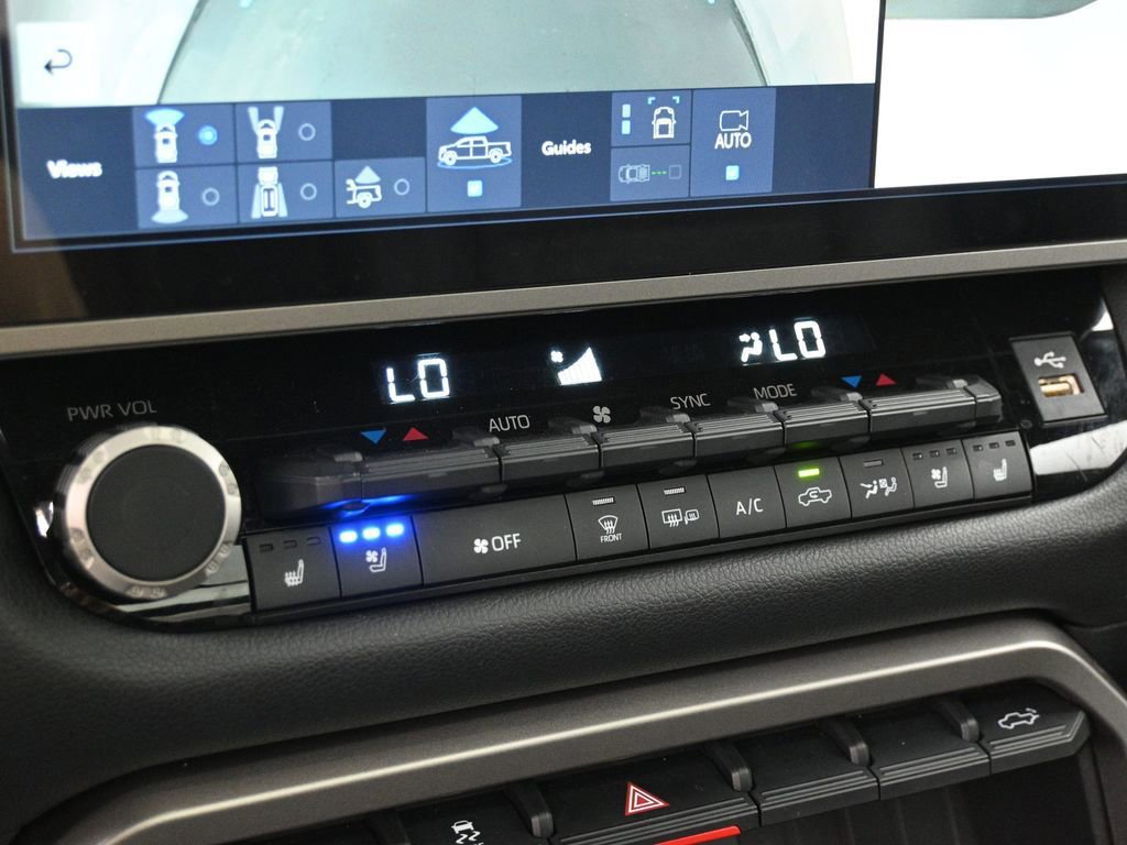 Used 2025 Toyota Tundra Limited image 45