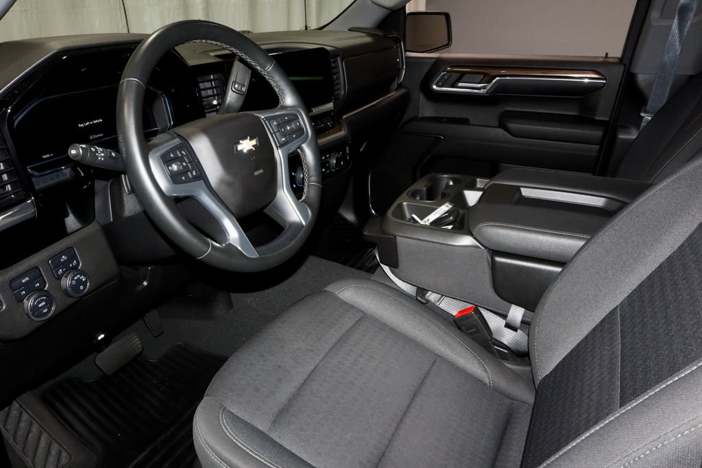Used 2023 Chevrolet Silverado 1500 LT AWD/4WD image 23