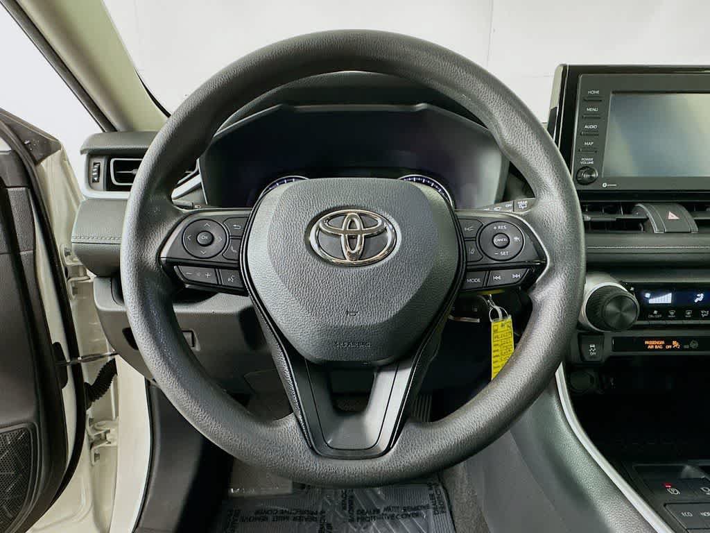 Used 2021 Toyota RAV4 LE FWD image 15
