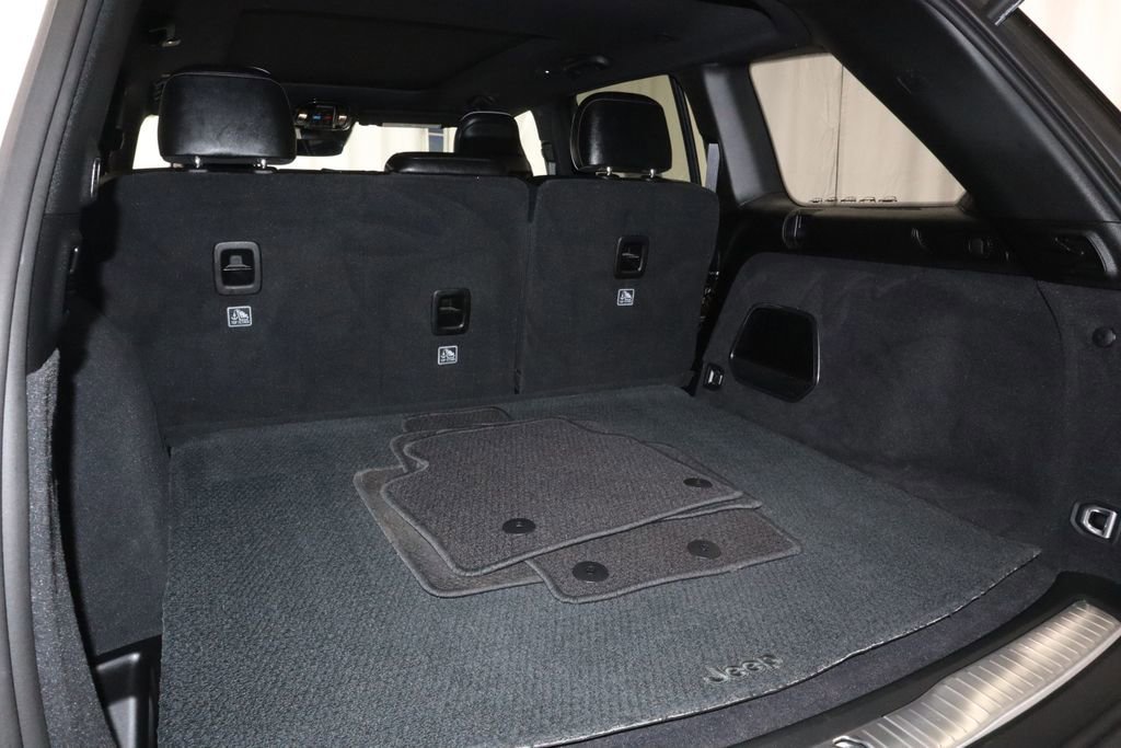 Used 2023 Jeep Grand Cherokee Summit image 19