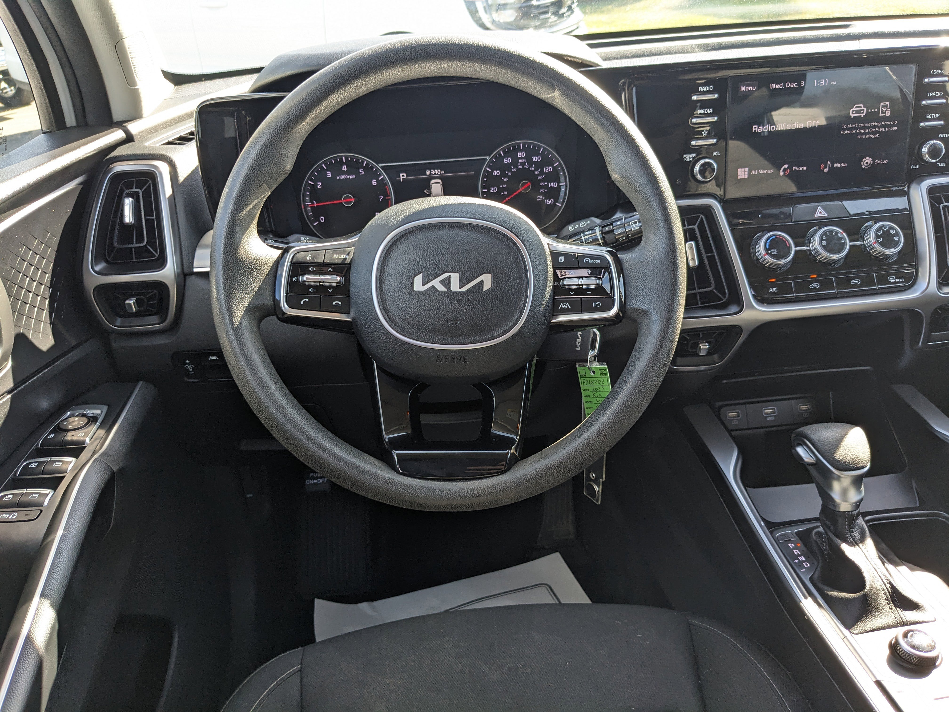 Used 2023 Kia Sorento LX image 14