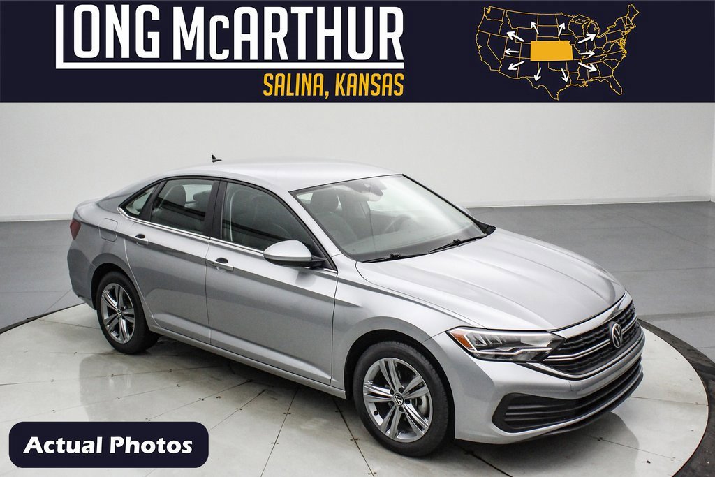 Used 2024 Volkswagen Jetta SE image 7