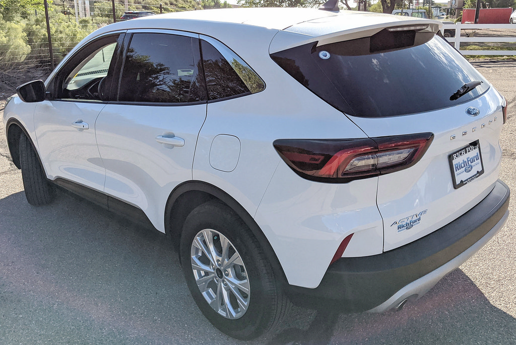 Certified 2024 Ford Escape Active FWD image 4
