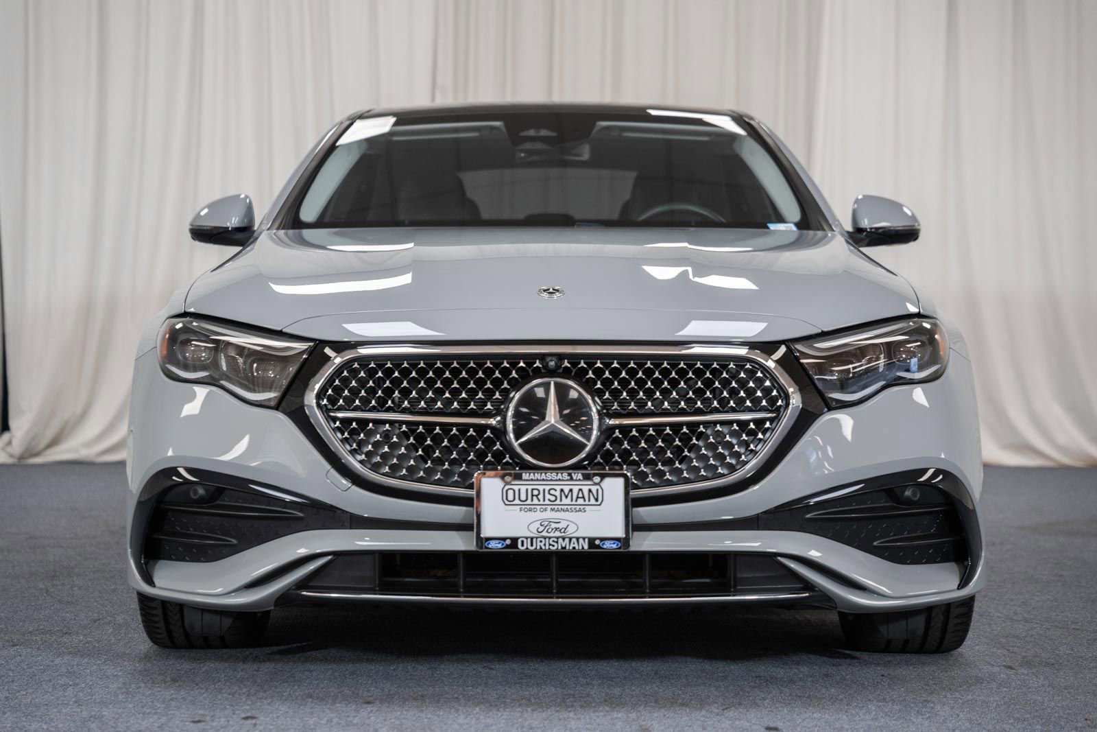 Used 2025 Mercedes-Benz E 350 4MATIC Sedan image 2