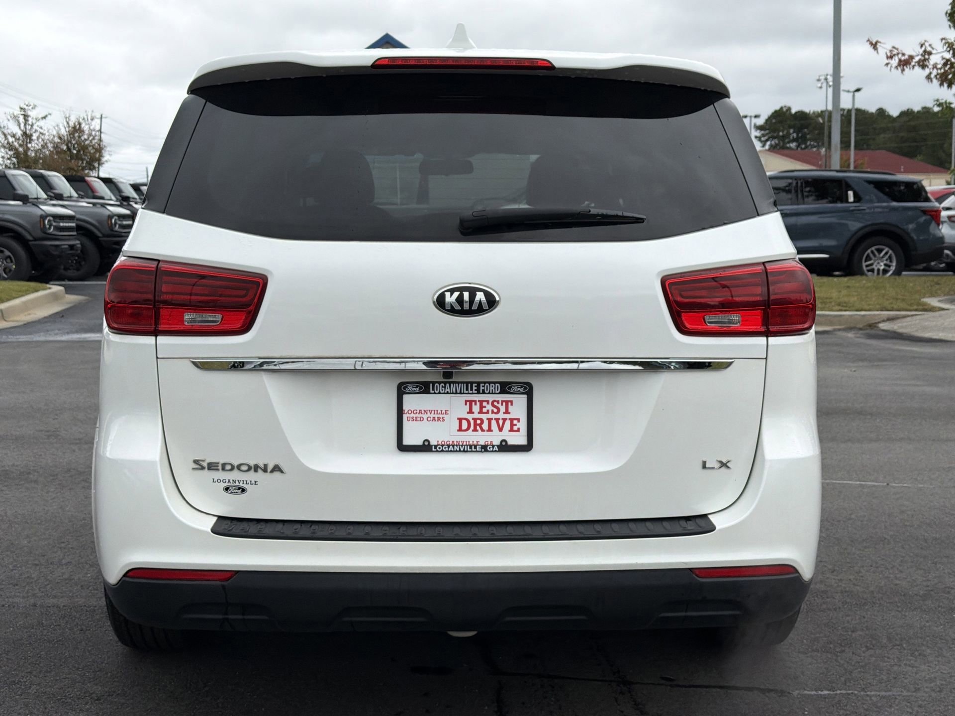 Used 2021 Kia Sedona LX image 3