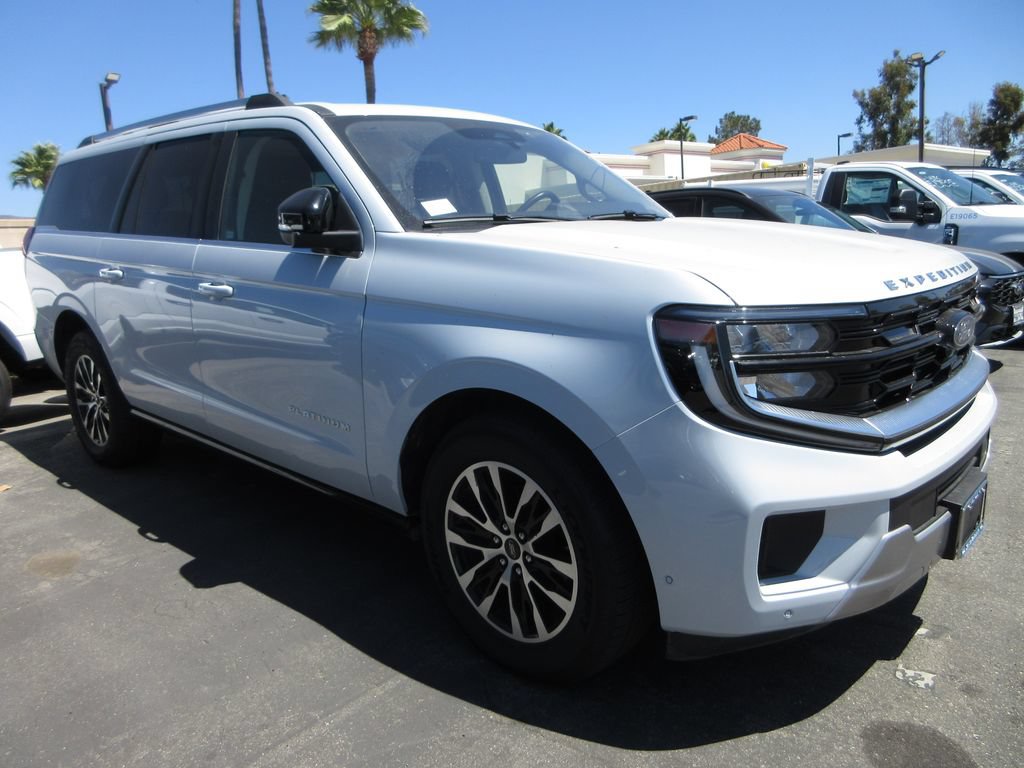 Certified 2025 Ford Expedition Max Platinum AWD/4WD image 4
