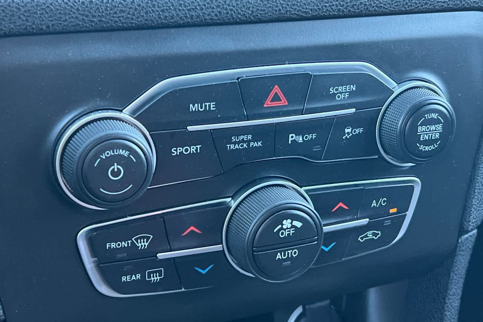 Used 2022 Dodge Charger SXT w/ Cold Weather Package image 20