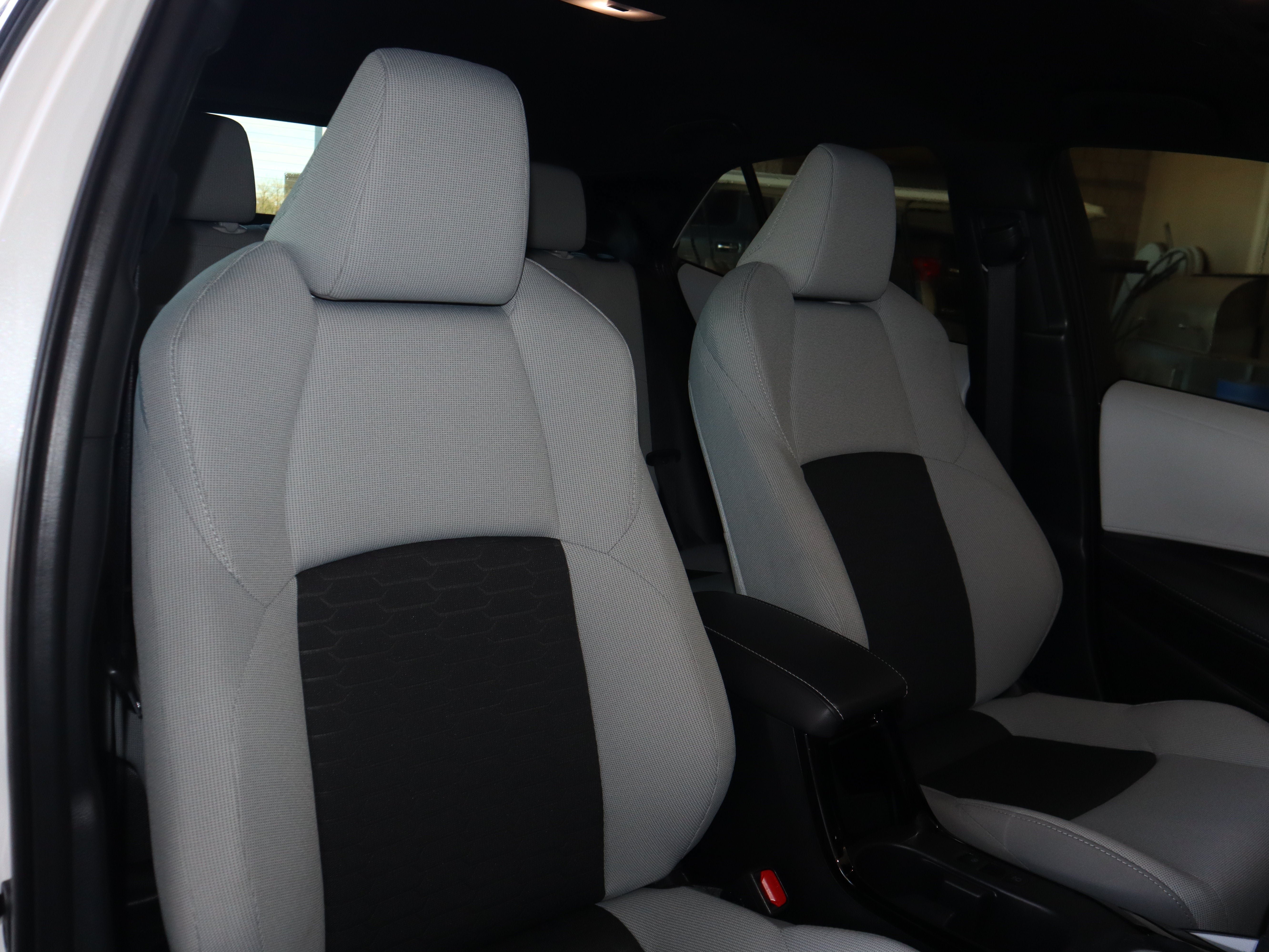 Used 2025 Toyota Corolla SE w/ SE Package FWD image 41
