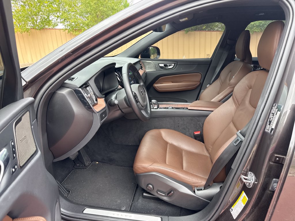 Used 2025 Volvo XC60 B5 Plus w/ Protection Package Premier AWD/4WD image 10