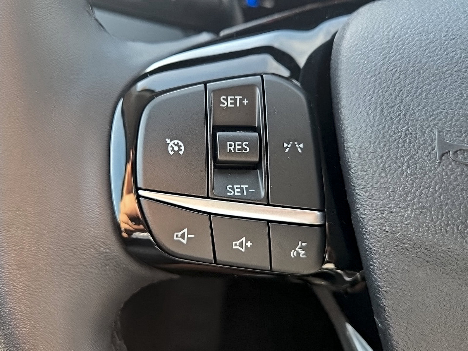 Certified 2024 Ford Escape Active AWD/4WD image 13