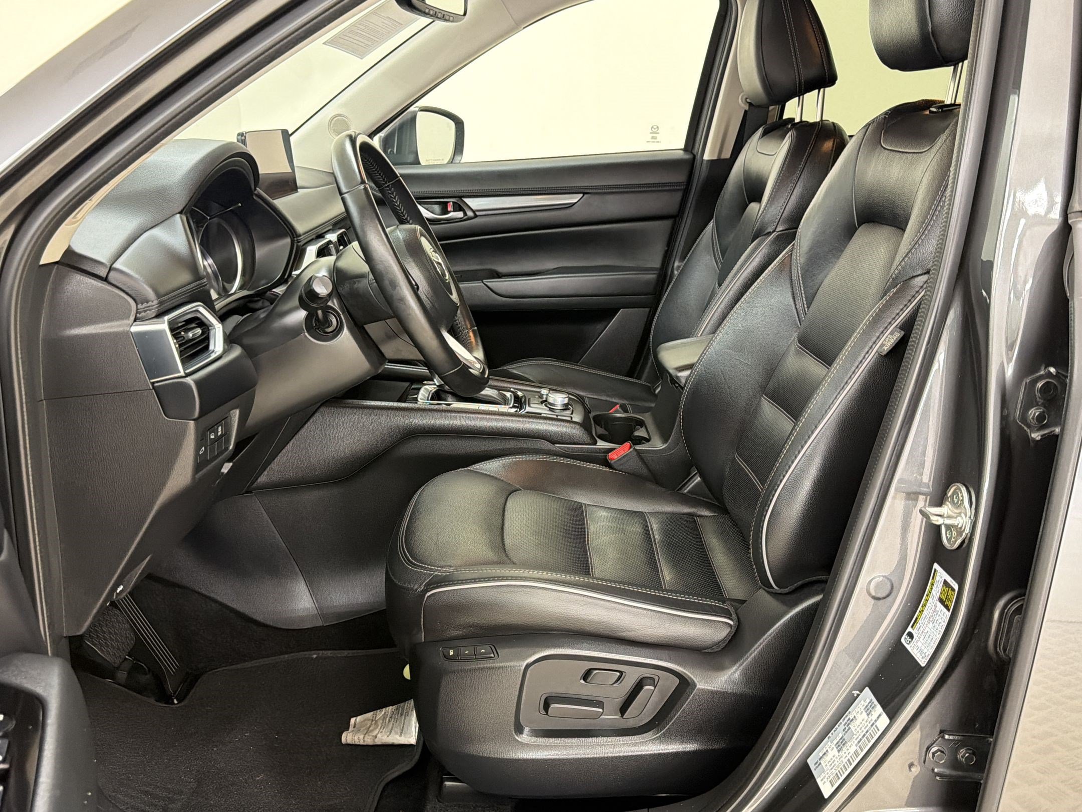 Used 2025 MAZDA CX-5 AWD 2.5 S w/ Preferred Package image 5