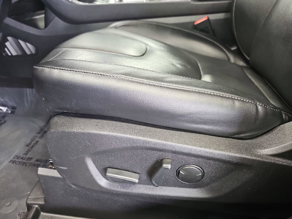 Certified 2022 Ford Edge Titanium AWD/4WD image 27