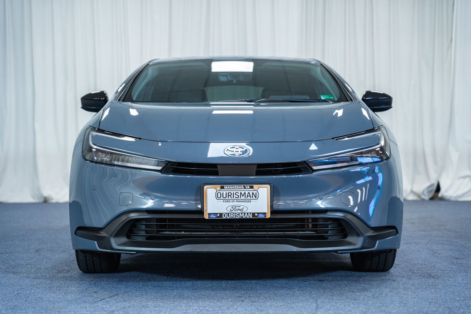 Used 2024 Toyota Prius LE FWD image 2