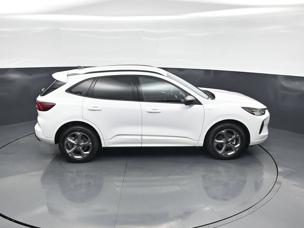 Certified 2023 Ford Escape ST-Line w/ Tech Pack #1 AWD/4WD image 38