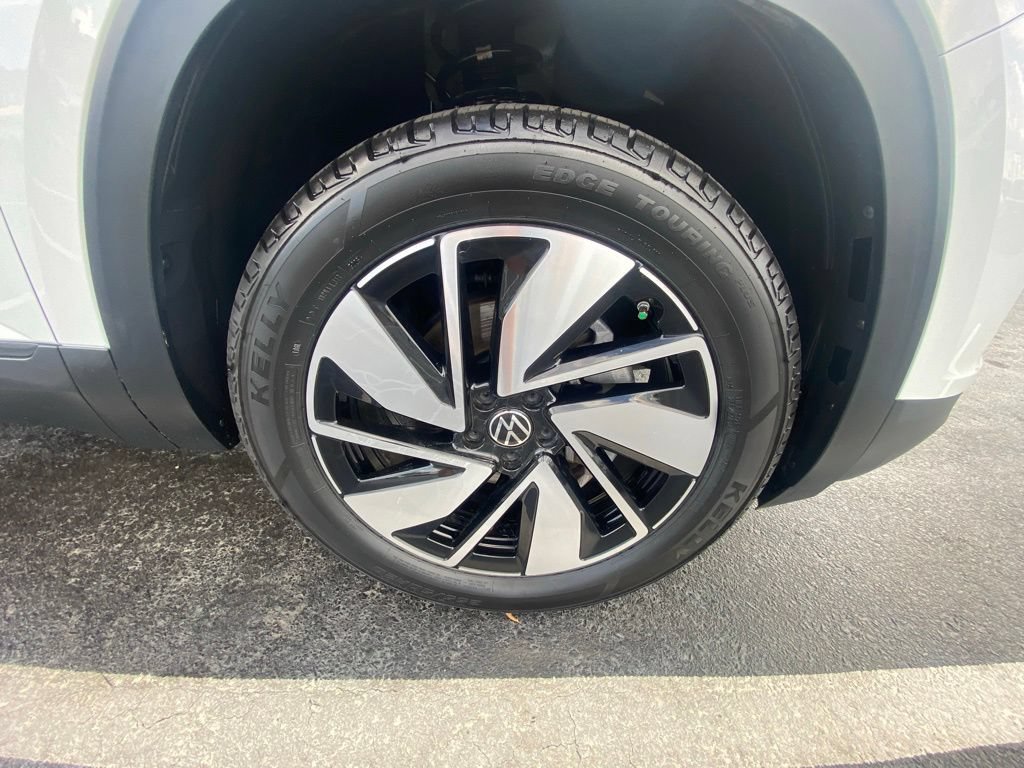 Used 2024 Volkswagen Atlas SE FWD image 32