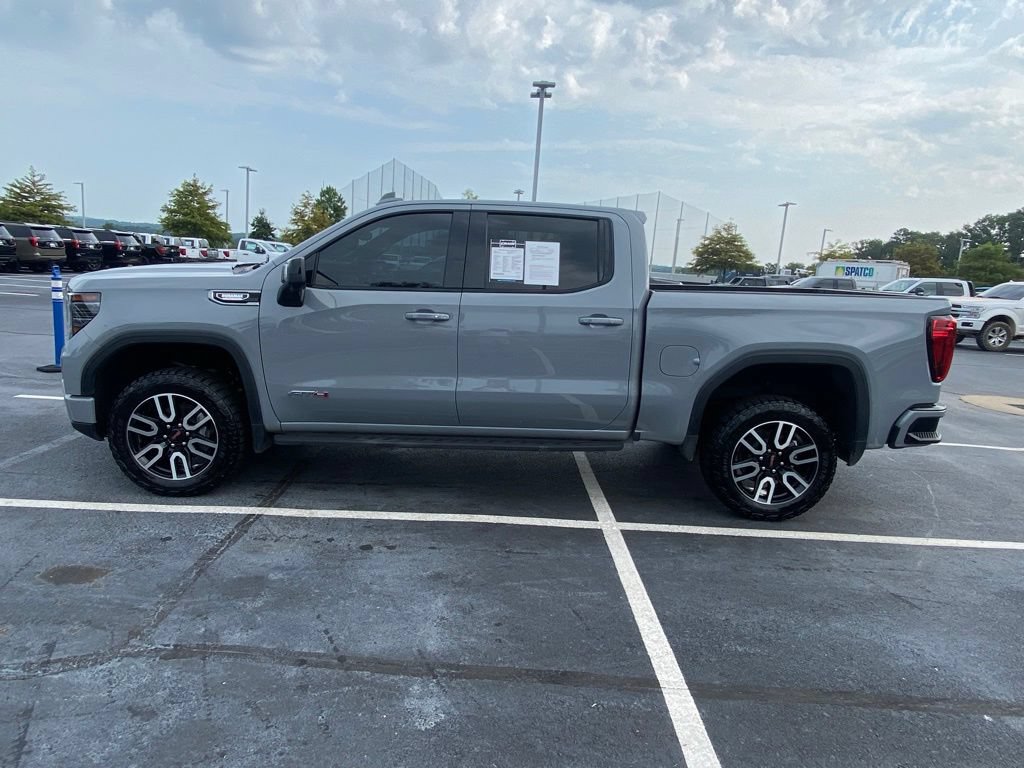 Used 2025 GMC Sierra 1500 AT4 w/ AT4 Premium Package AWD/4WD image 4
