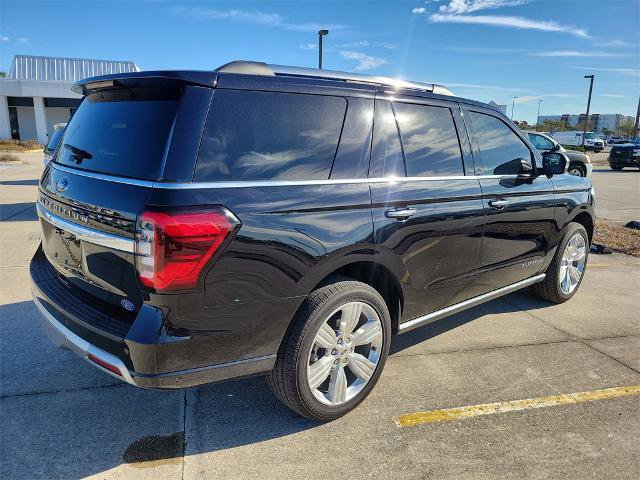 Certified 2024 Ford Expedition Platinum image 4